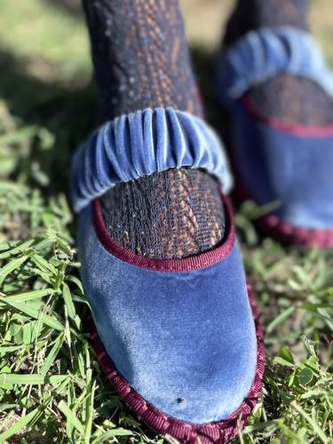 Gambaletto in caldo cotone bottonato traforato blu